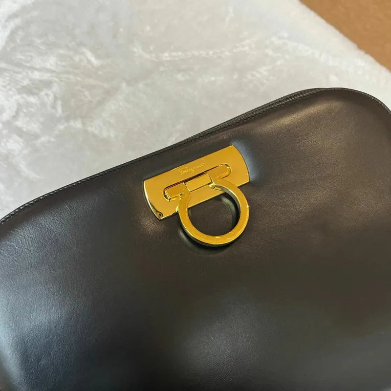 jx263-salvatore-ferragamo-vintage-black-box-leather-shoulder-bag