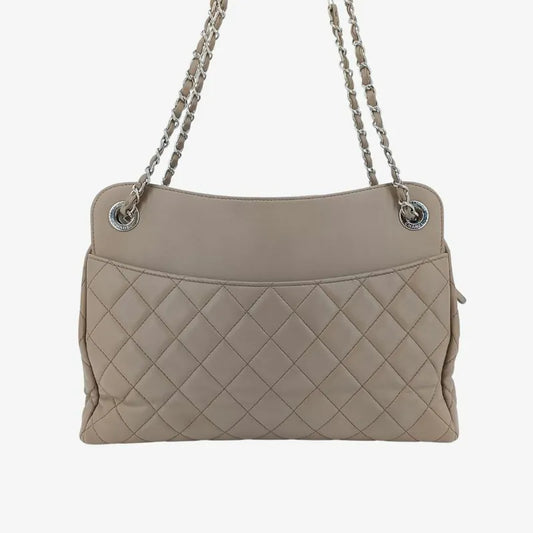 yu007-chanel-brown-lambskin-quilted-tote-bag