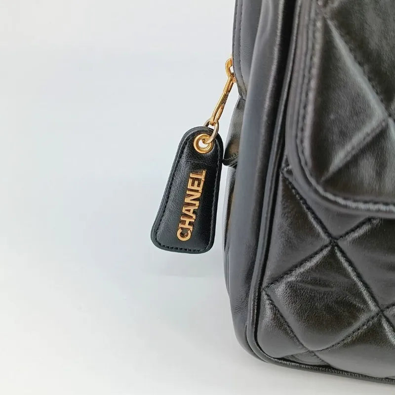 ra034-chanel-vintage-black-lambskin-quilted-tote-bag