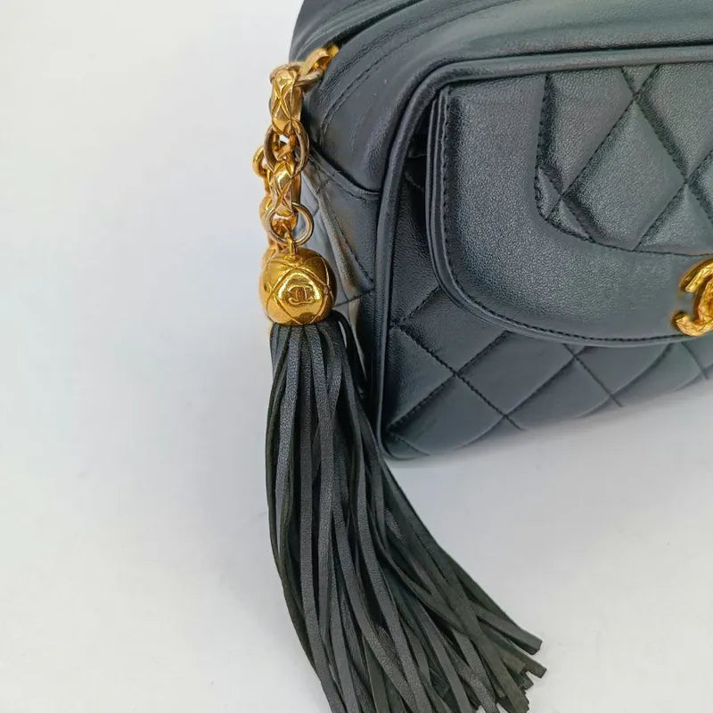 rb884-chanel-vintage-black-lambskin-gold-chain-camera-bag