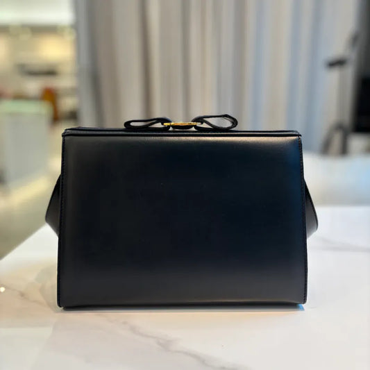 jx912-salvatore-ferragamo-vintage-navy-vara-ribbon-shoulder-bag