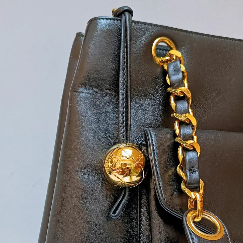 jw478-chanel-vintage-black-lambskin-tote-bag