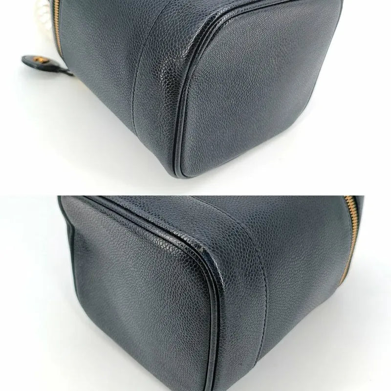 tk017-chanel-vintage-black-caviar-leather-cosmetic-bag