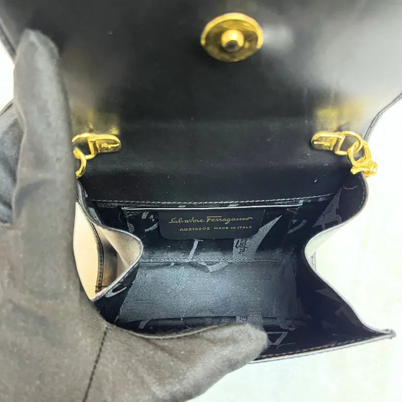 rc439-salvatore-ferragamo-vintage-black-calfskin-shoulder-bag-belt-bag