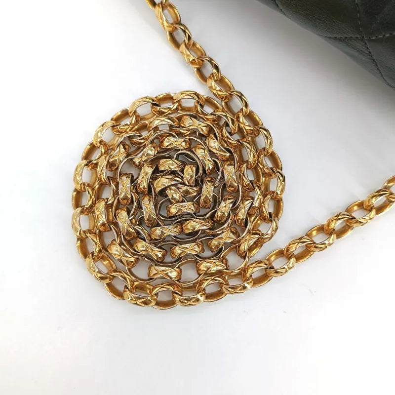 c406-chanel-vintage-black-lambskin-gold-chain-flap-bag