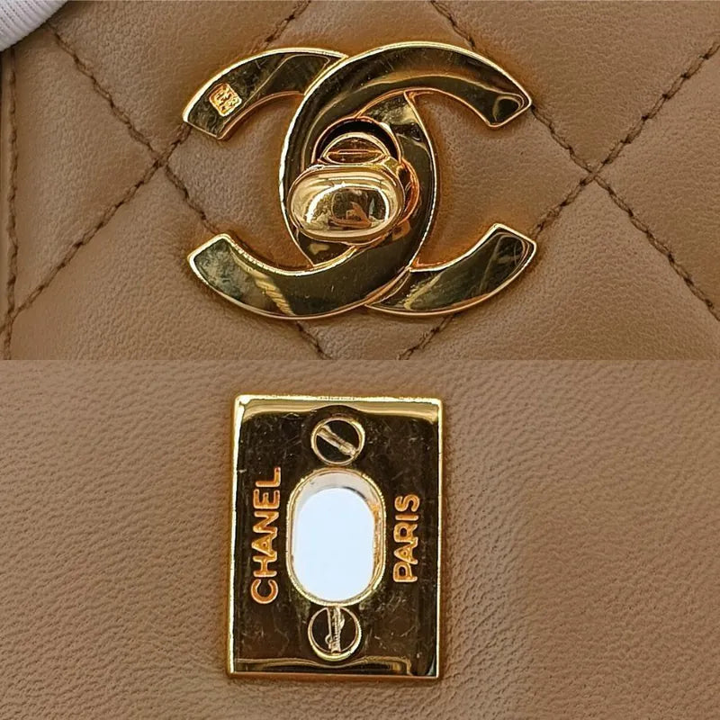 ju690-chanel-vintage-beige-lambskin-gold-chain-camera-bag
