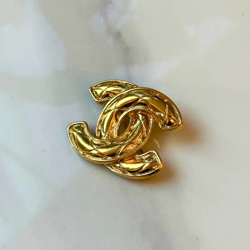 rc573-chanel-cc-metalasse-brooch