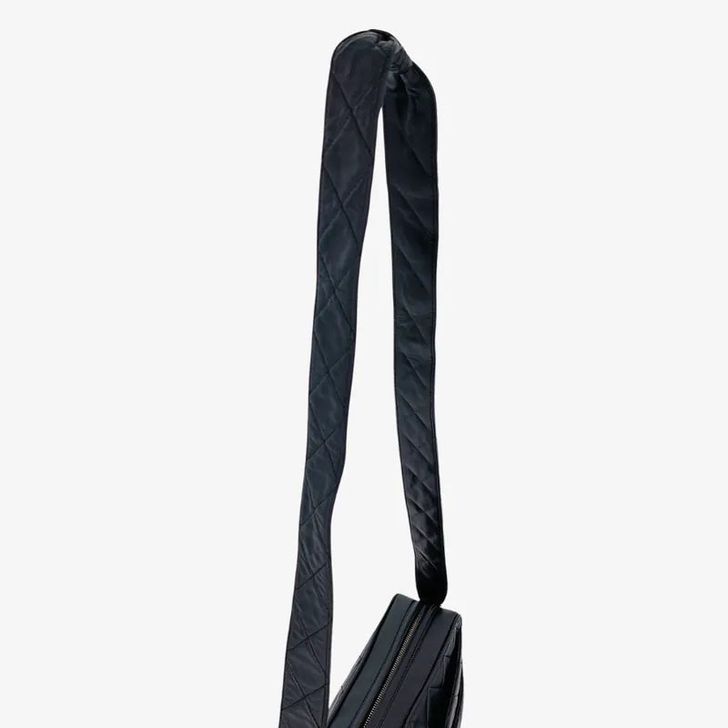 rb768-chanel-vintage-black-lambskin-quilted-camera-bag