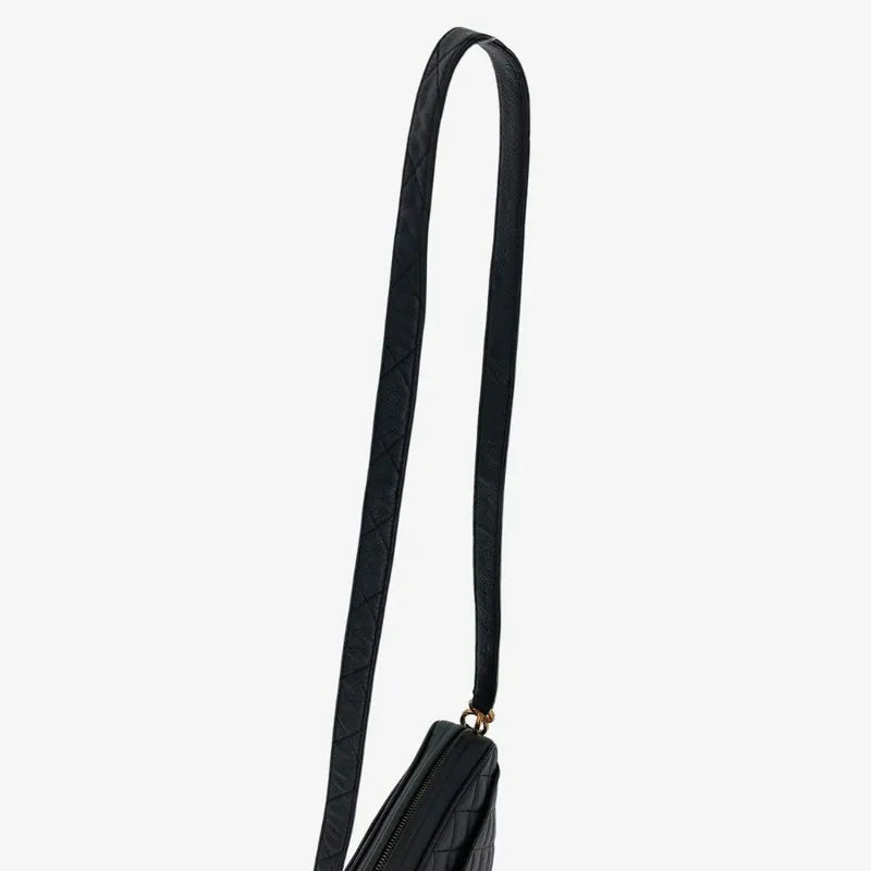 ra065-chanel-vintage-black-caviar-leather-quilted-camera-bag
