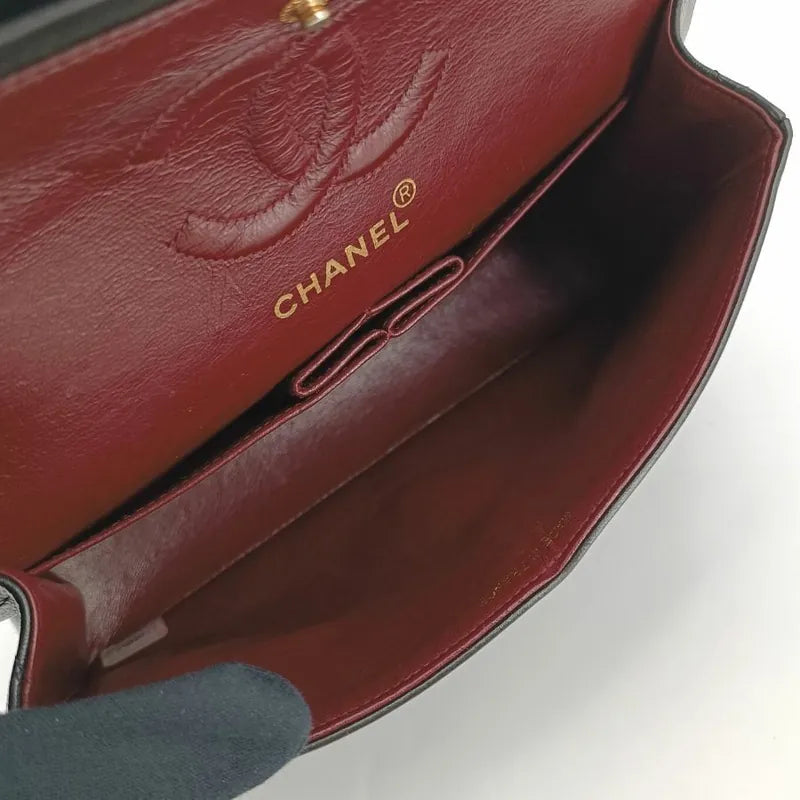 jt098-chanel-vintage-black-lambskin-23cm-classic-flap-bag