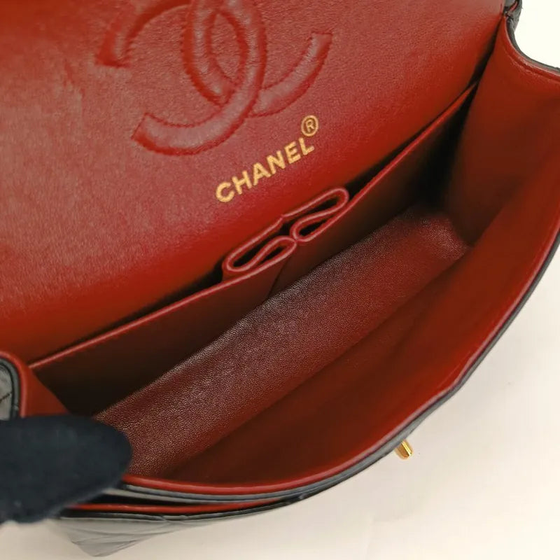 jt199-chanel-vintage-black-lambskin-23cm-classic-flap-bag