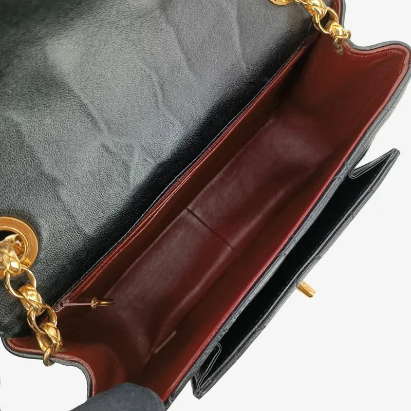 c406-chanel-vintage-black-lambskin-gold-chain-flap-bag