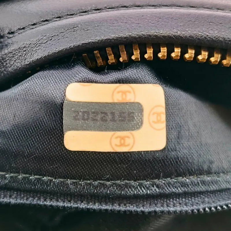 rb605-chanel-vintage-black-lambskin-gold-chain-camera-bag