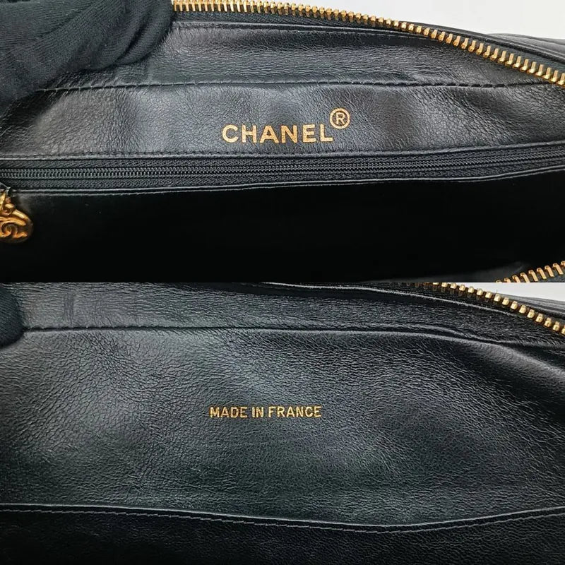 ra034-chanel-vintage-black-lambskin-quilted-tote-bag