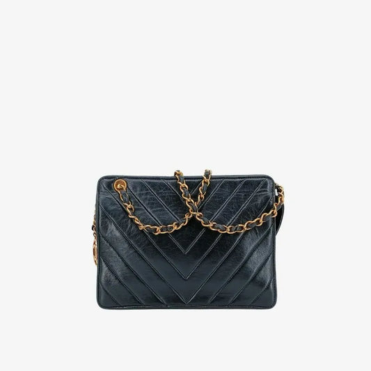 c436-chanel-vintage-black-lambskin-chevron-shoulder-bag