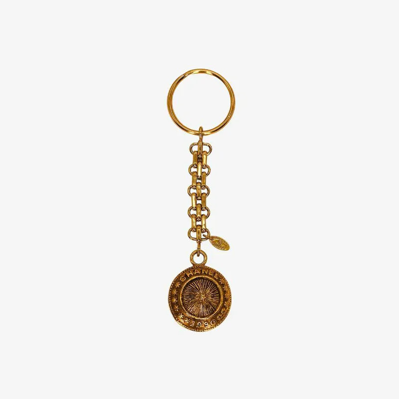 rc234-chanel-gold-key-ring