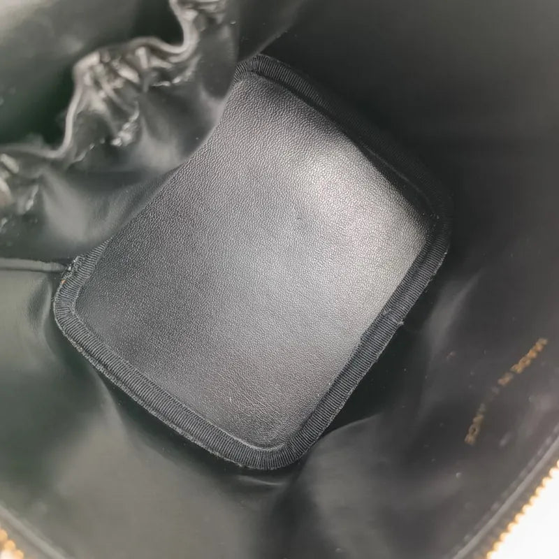 jt176-chanel-vintage-black-caviar-leather-cosmetic-bag