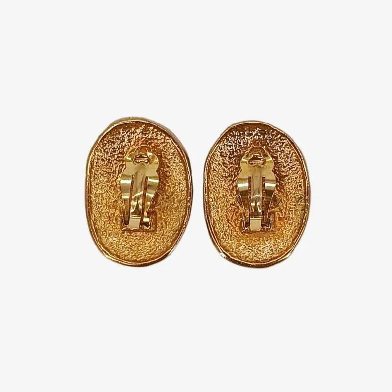 jt235-chanel-vintage-oval-cc-crown-gold-plated-clip-on-earrings