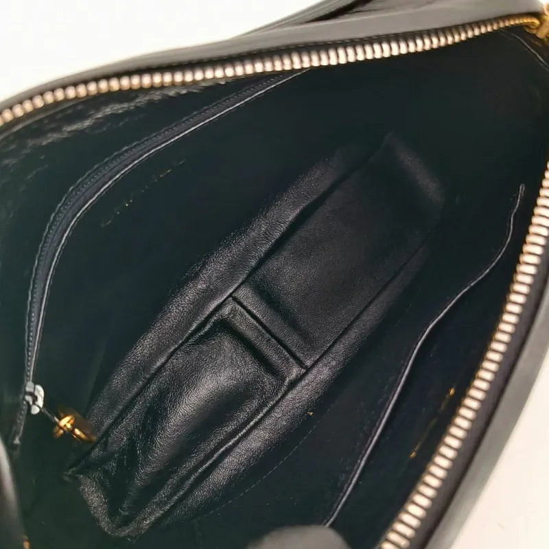 rb356-chanel-vintage-black-lambskin-tassel-camera-bag