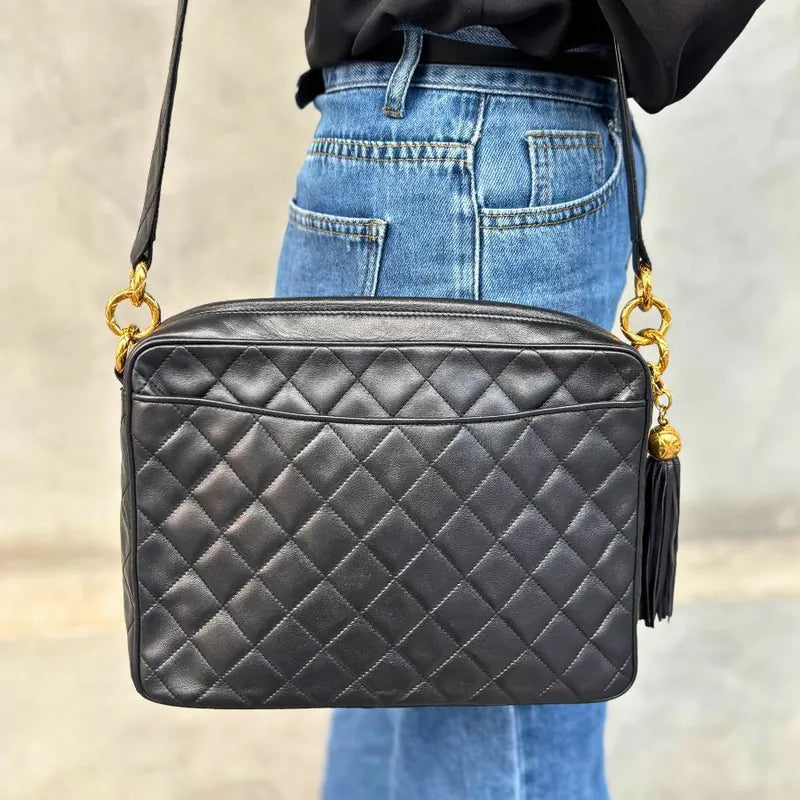 jw844-chanel-vintage-black-lambskin-quilted-camera-bag