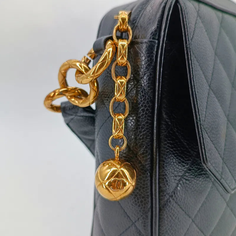 rb364-chanel-vintage-black-caviar-leather-quilted-camera-bag