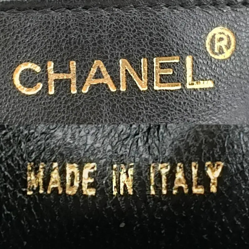 ju213-chanel-vintage-black-caviar-leather-quilted-camera-bag