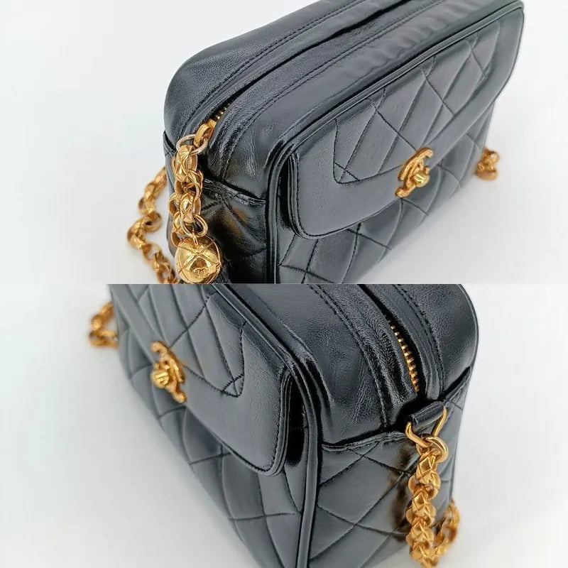 js667-chanel-vintage-black-lambskin-gold-chain-camera-bag