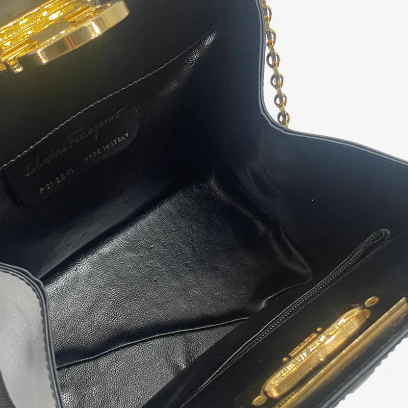 jw721-salvatore-ferragamo-vintage-black-box-leather-shoulder-bag