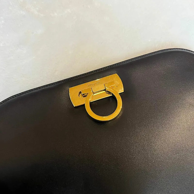 jx306-salvatore-ferragamo-vintage-black-box-leather-shoulder-bag