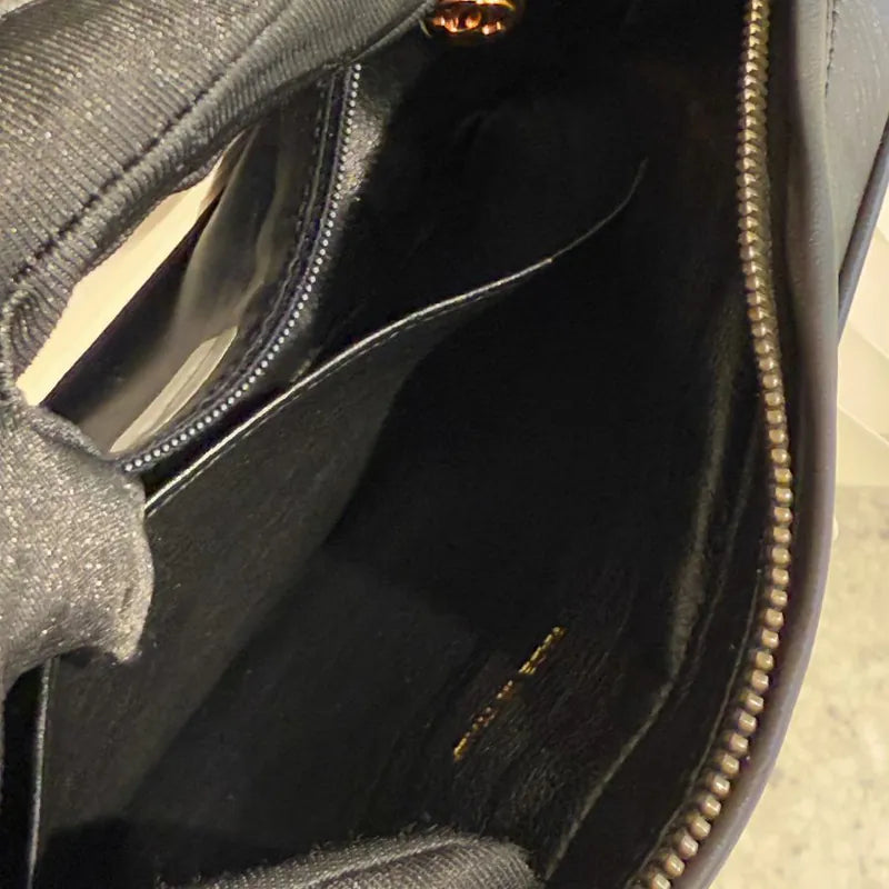 jw393-chanel-vintage-black-lambskin-tassel-camera-bag