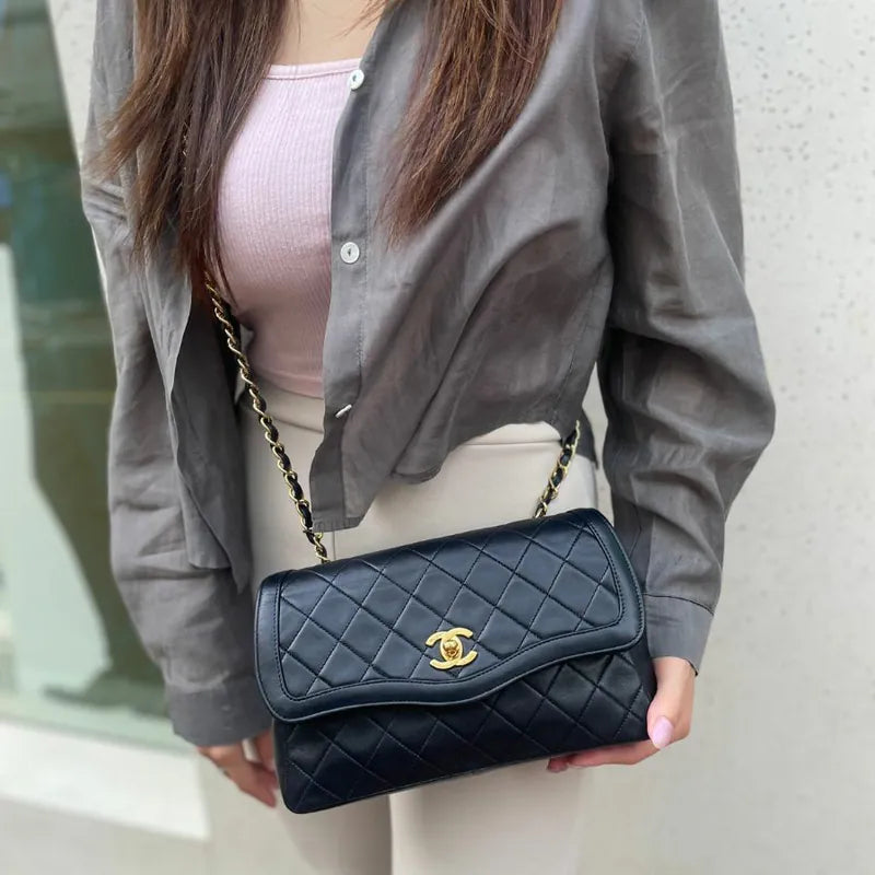 rb403-chanel-vintage-navy-lambskin-quilted-flap-bag