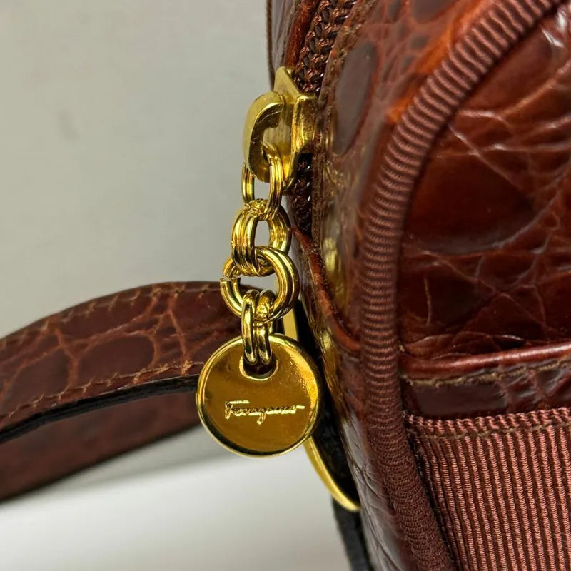 jw584-salvatore-ferragamo-vintage-vara-crocodile-embossed-leather-bag
