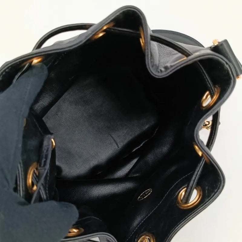 jt346-chanel-vintage-black-lambskin-bucket-bag