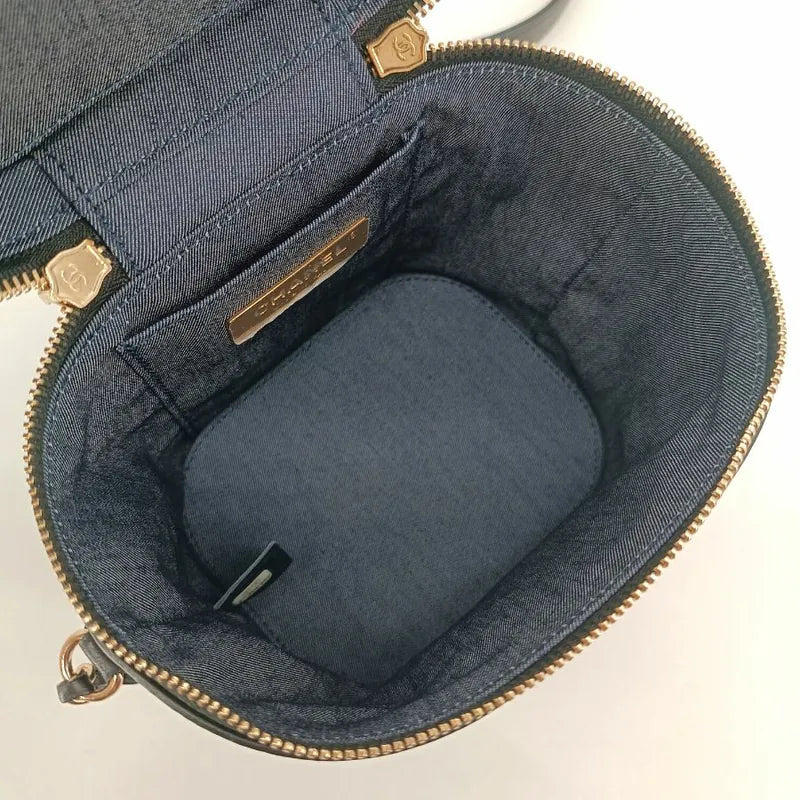 ra179-chanel-black-lambskin-vanity-case-bag