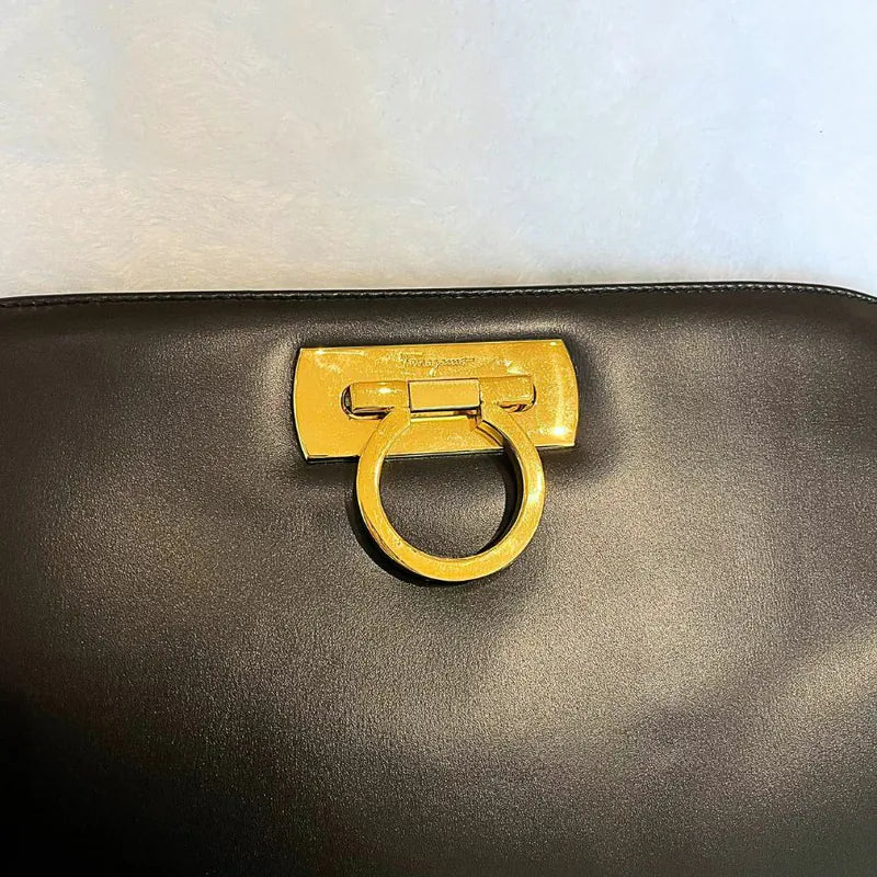 jw629-salvatore-ferragamo-vintage-black-box-leather-shoulder-bag
