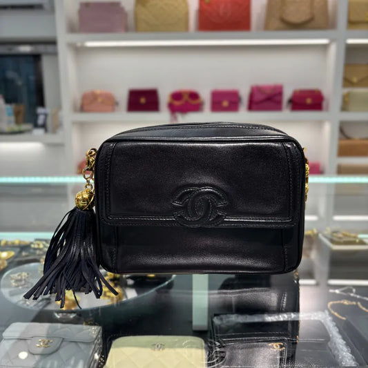 rc584-chanel-vintage-navy-lambskin-gold-chain-camera-bag