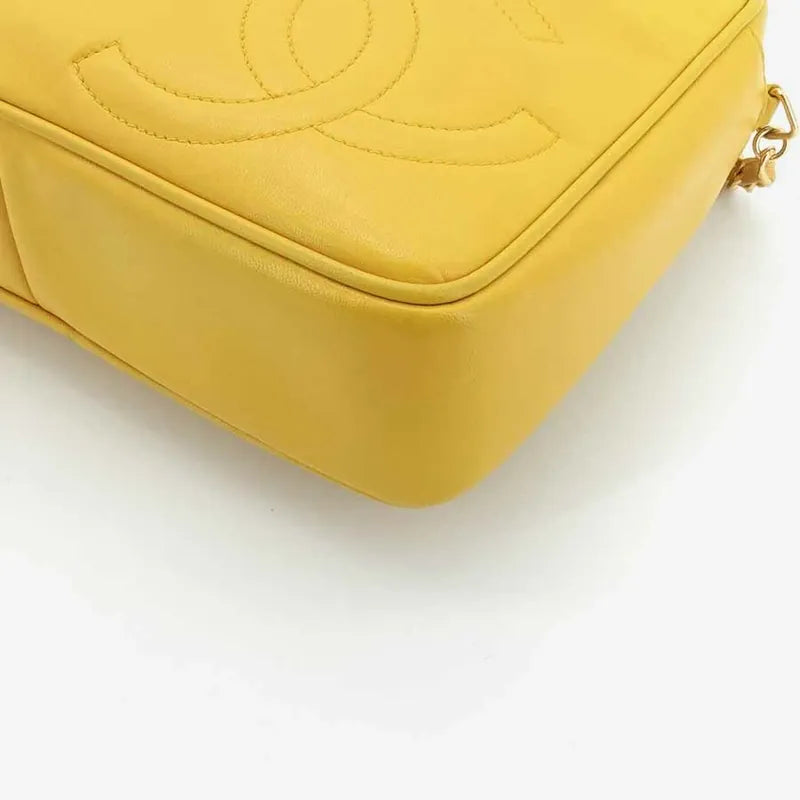 jr722-chanel-vintage-yellow-lambskin-embossed-logo-camera-bag