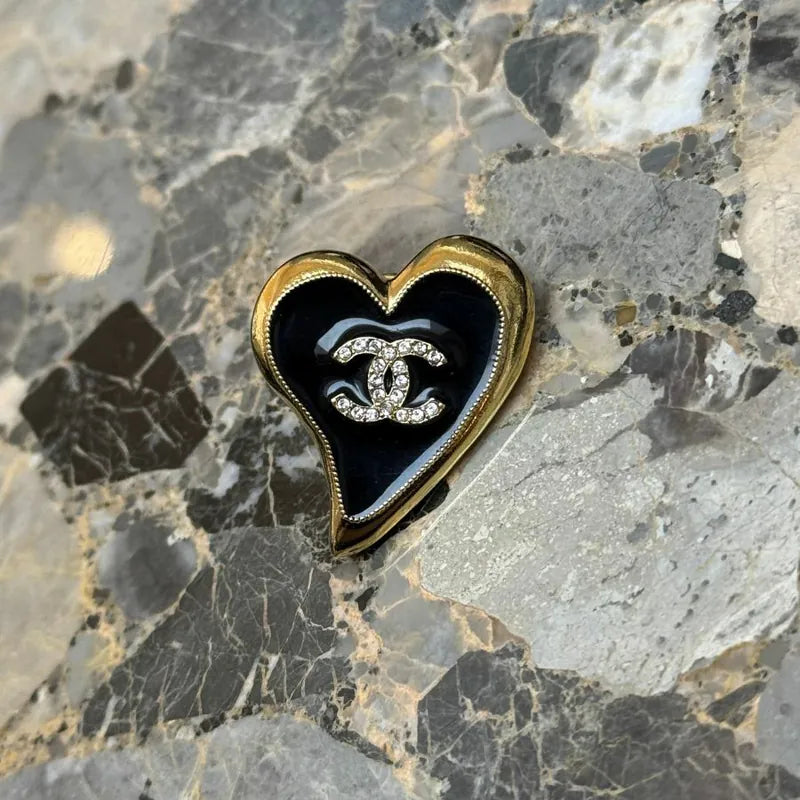 rc860-chanel-cc-heart-pin-gold-with-crystals-brooch