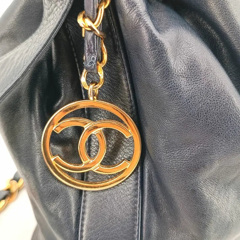 jt041-chanel-vintage-navy-lambskin-bucket-bag