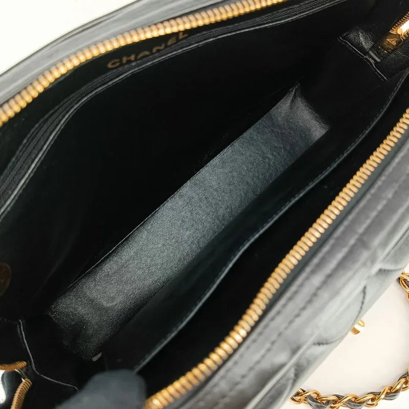 ra034-chanel-vintage-black-lambskin-quilted-tote-bag
