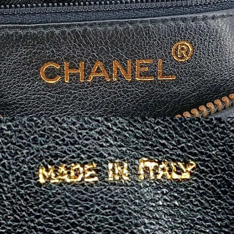 ra639-chanel-vintage-black-lambskin-quilted-camera-bag