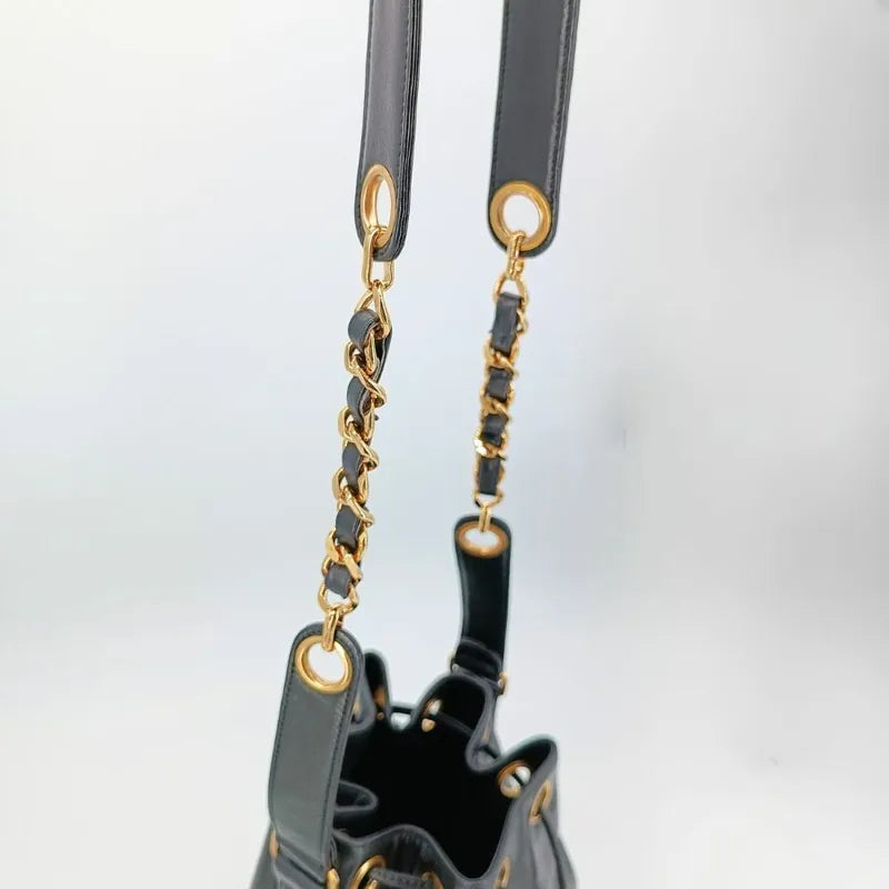 jt346-chanel-vintage-black-lambskin-bucket-bag