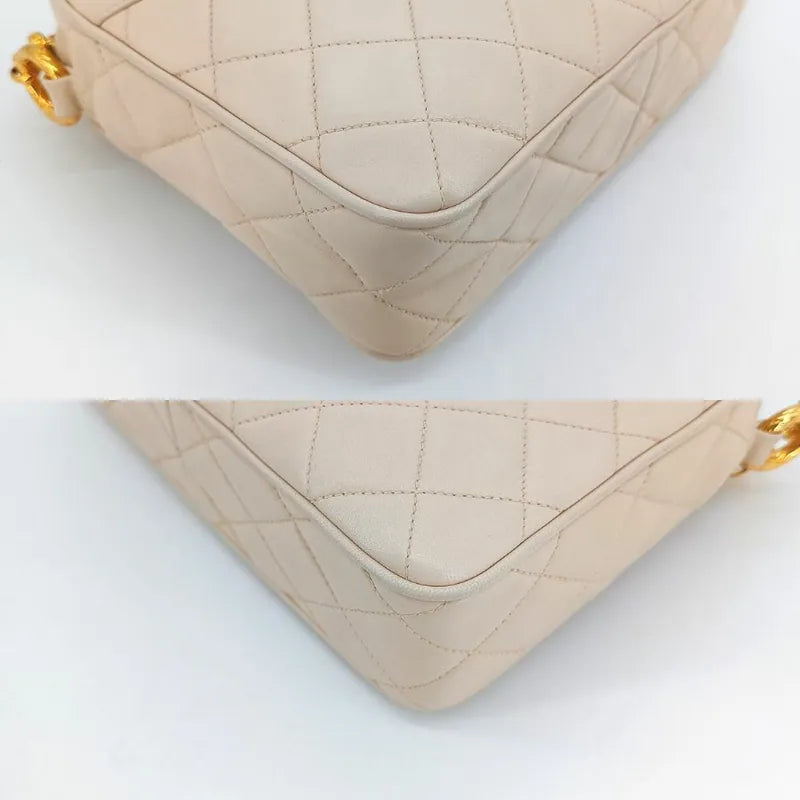 jah132-chanel-vintage-beige-lambskin-gold-chain-camera-bag