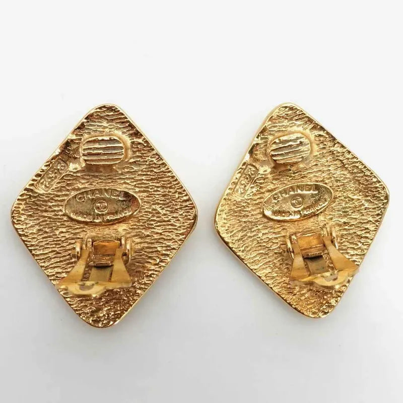 jr729-chanel-vintage-diamond-gold-plated-clip-on-earrings