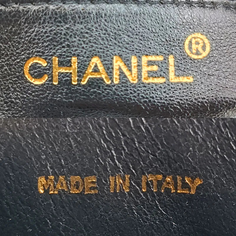 rb364-chanel-vintage-black-caviar-leather-quilted-camera-bag