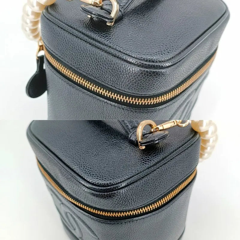 tk017-chanel-vintage-black-caviar-leather-cosmetic-bag