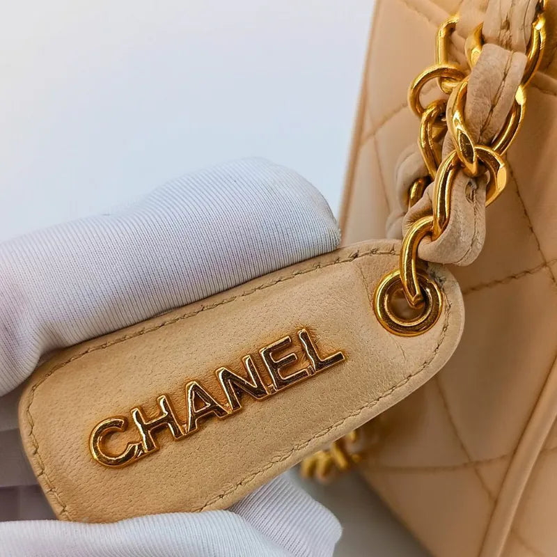 jah160-chanel-vintage-beige-lambskin-quilted-camera-bag