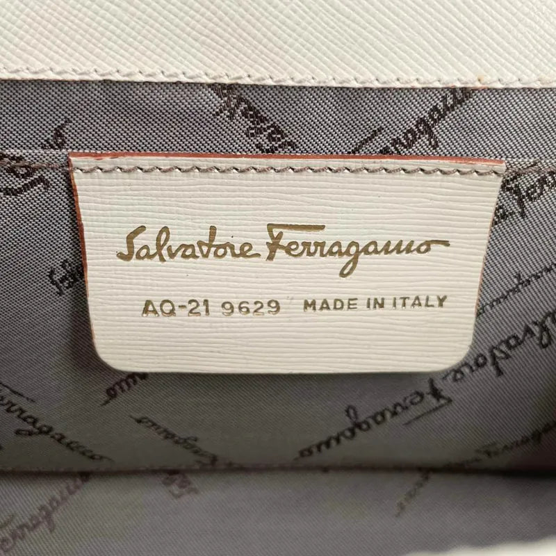 jx597-salvatore-ferragamo-vintage-white-leather-gancini-shoulder-bag