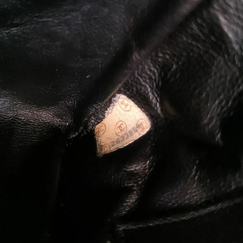 rb355-chanel-vintage-black-lambskin-quilted-camera-bag