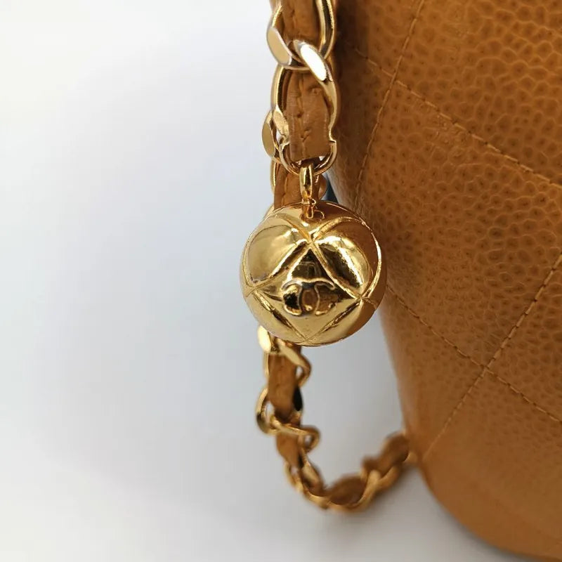 jt056-chanel-vintage-beige-caviar-leather-quilted-camera-bag